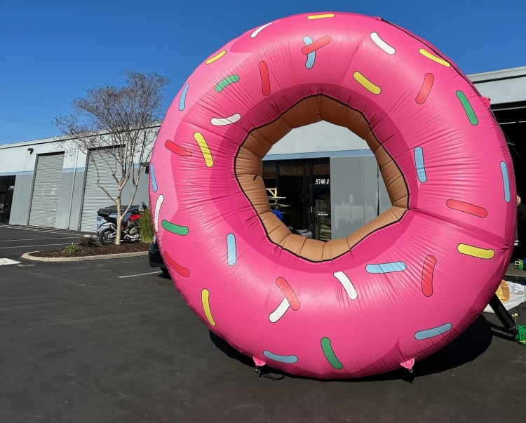 Inflatable xlarge Donut