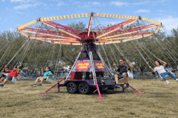 Cyclone Swing -16 seats